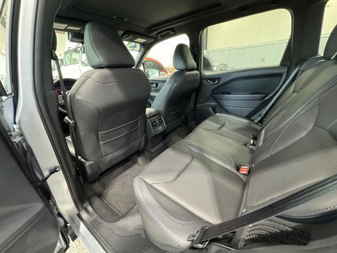 Used 2025 Subaru Forester Touring AWD/4WD image 11