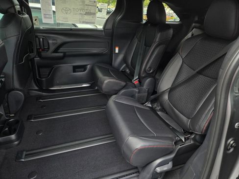 Certified 2026 Toyota Sienna XSE FWD image 11