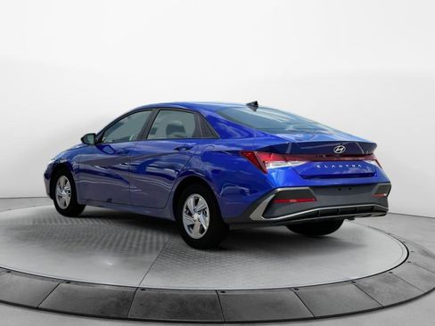 New 2025 Hyundai Elantra SE image 5