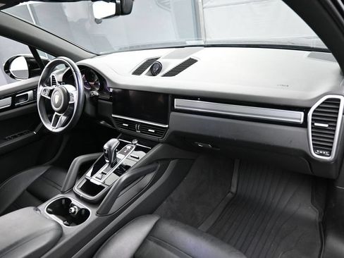 Certified 2023 Porsche Cayenne Platinum Edition AWD/4WD image 31