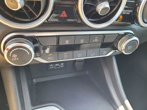 Used 2023 Nissan Sentra SV FWD image 19
