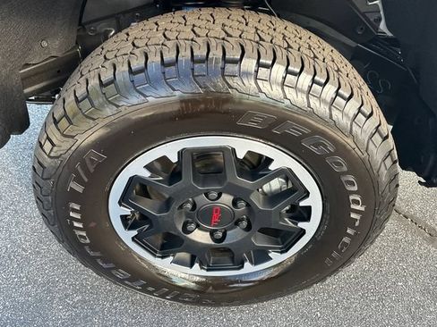Used 2026 Toyota Tacoma TRD Off-Road w/ TRD Off Road Upgrade Package AWD/4WD image 10