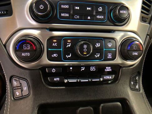 Used 2020 GMC Yukon XL SLT w/ Open Road Package AWD/4WD image 18