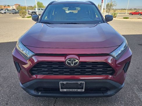 Used 2020 Toyota RAV4 LE w/ Carpet Mat Package image 8