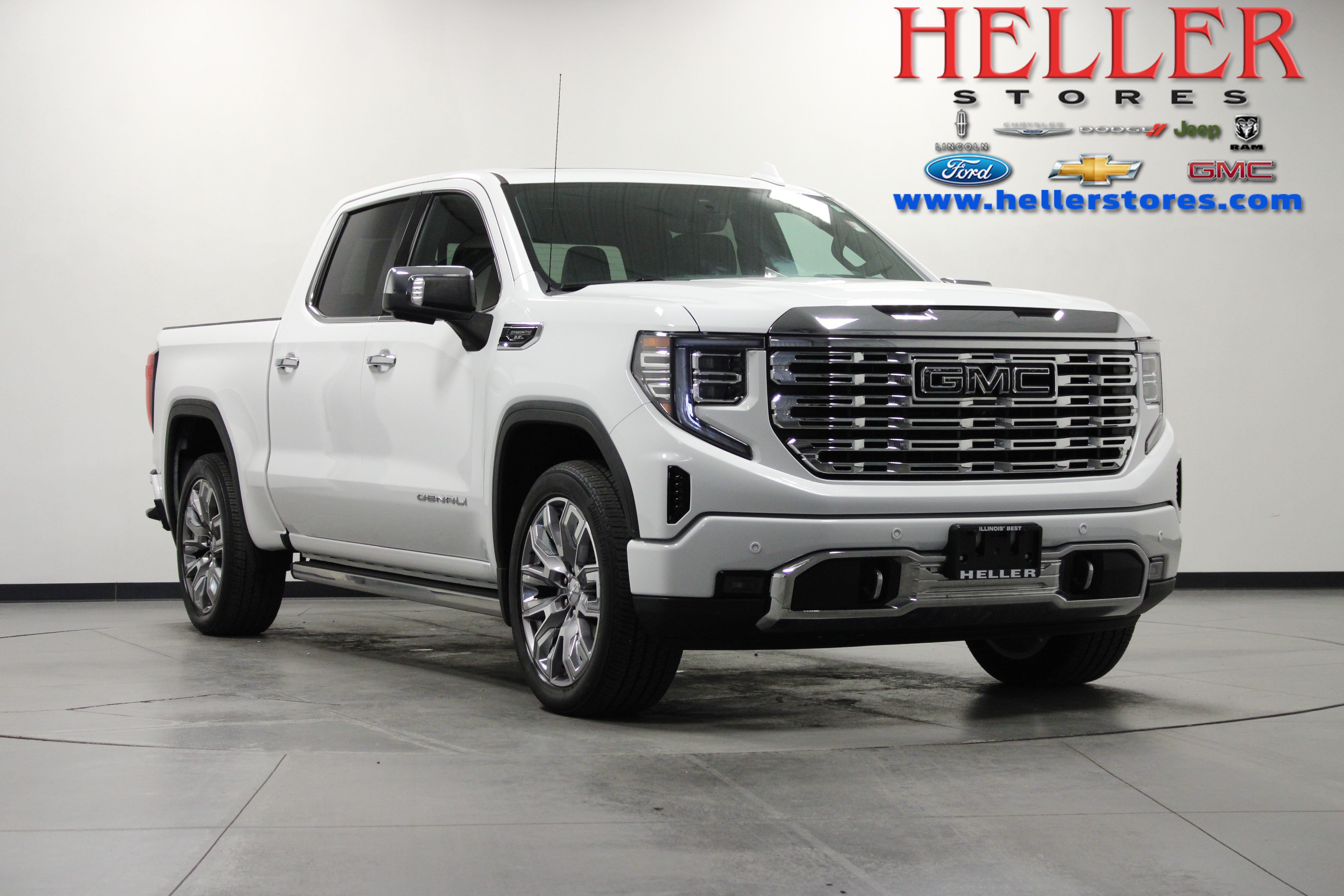 Used 2023 GMC Sierra 1500 Denali w/ Denali Reserve Package AWD/4WD image 1