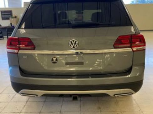 Used 2020 Volkswagen Atlas SE w/ Panoramic Sunroof Package FWD image 5