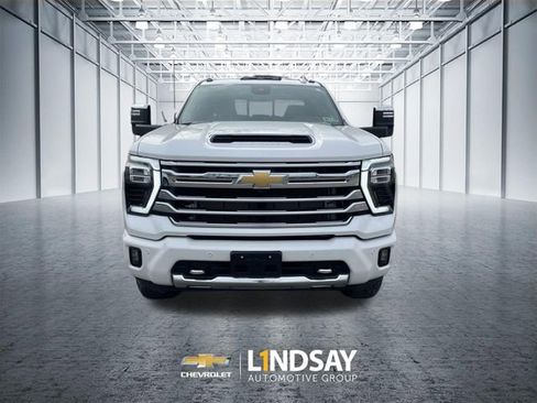 Certified 2025 Chevrolet Silverado 2500 High Country w/ Technology Package AWD/4WD image 3