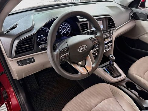 Used 2020 Hyundai Elantra SE FWD image 8
