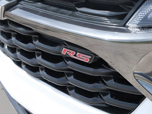 Used 2025 Chevrolet Trax RS w/ Sunroof Package FWD image 37