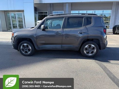 Used 2017 Jeep Renegade Sport w/ Power & Air Group AWD/4WD image 2