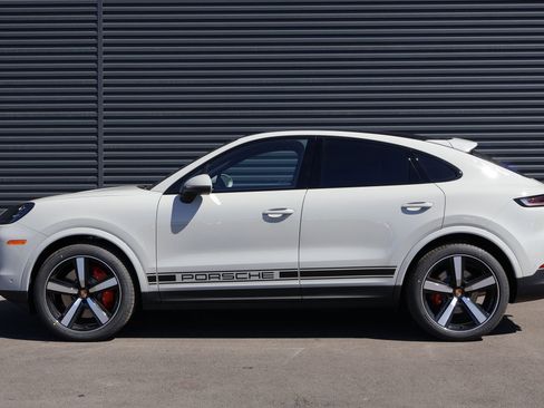 New 2026 Porsche Cayenne S image 2