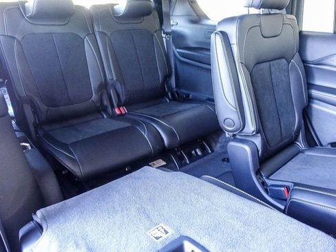 New 2025 Jeep Grand Cherokee L Altitude image 27