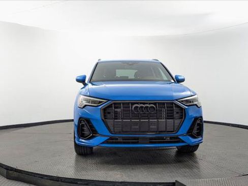 Used 2023 Audi Q3 2.0T Premium w/ Black Optic Sport Package AWD/4WD image 12