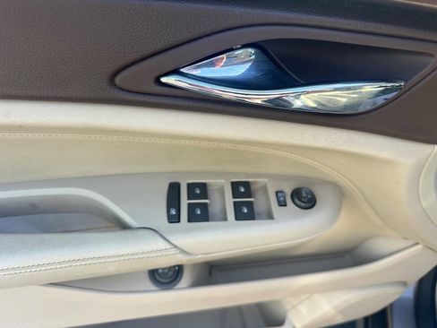 Used 2011 Cadillac SRX Luxury image 16