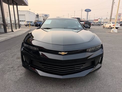 Used 2017 Chevrolet Camaro LT w/ Technology Package RWD image 4