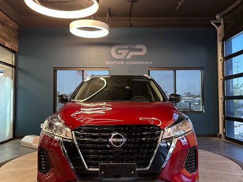 Used 2023 Nissan Kicks SV image 8