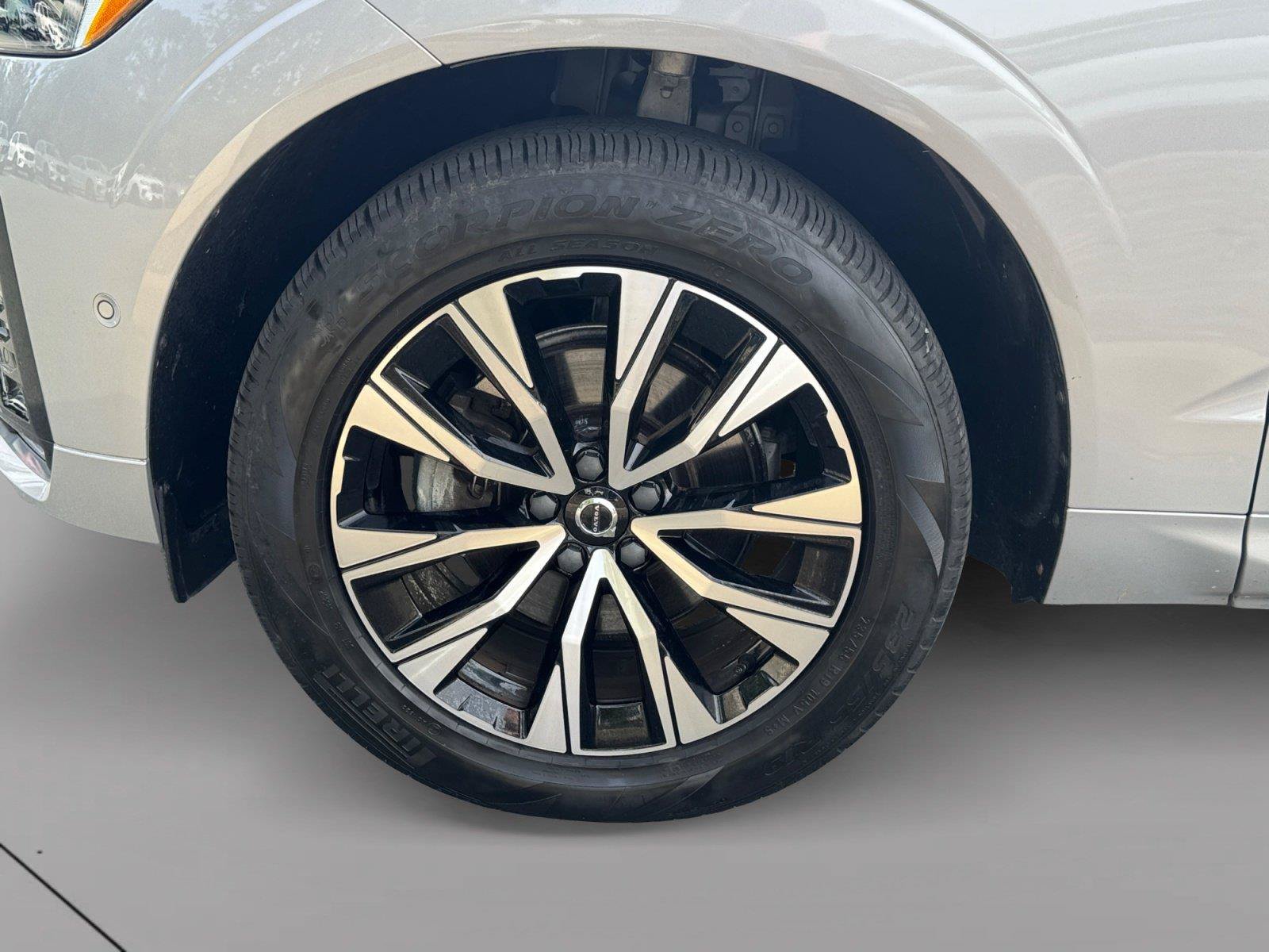 Certified 2024 Volvo XC60 B5 Plus w/ Climate Package AWD/4WD image 14