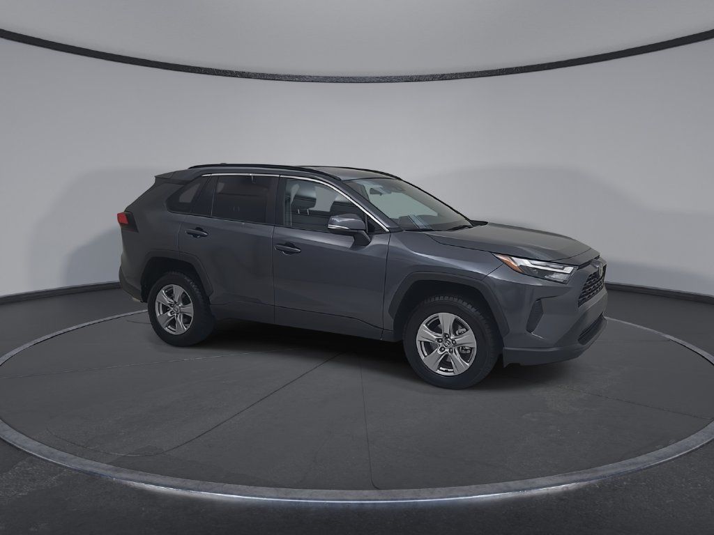 Used 2025 Toyota RAV4 XLE FWD image 2