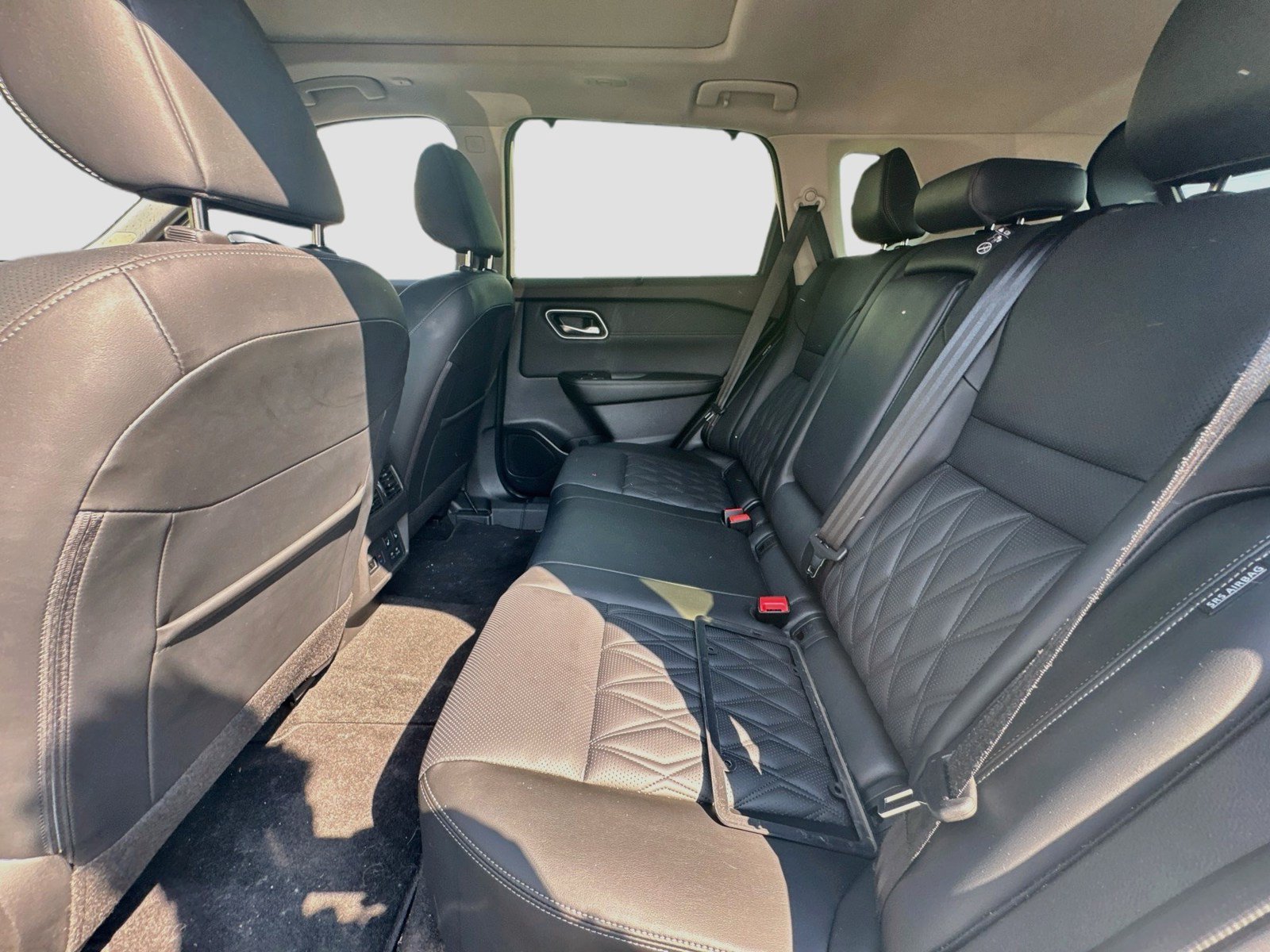 Used 2023 Nissan Rogue Platinum w/ Platinum Premium Package AWD/4WD image 26