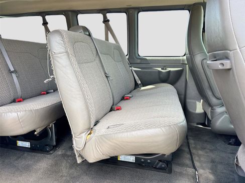 Used 2018 Chevrolet Express 3500 LT w/ LT Preferred Equipment Group RWD image 25