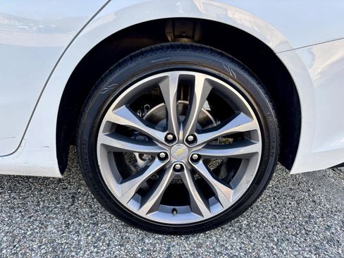 Used 2023 Chevrolet Malibu LT image 38