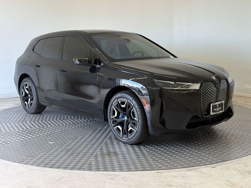 Used 2024 BMW iX xDrive50 w/ Sport Package AWD/4WD image 7