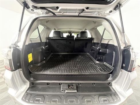 Used 2022 Toyota 4Runner SR5 Premium image 23
