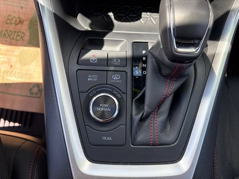 Used 2025 Toyota RAV4 SE w/ Weather & Moonroof Package AWD/4WD image 26