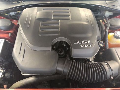 Used 2014 Chrysler 300 RWD image 29