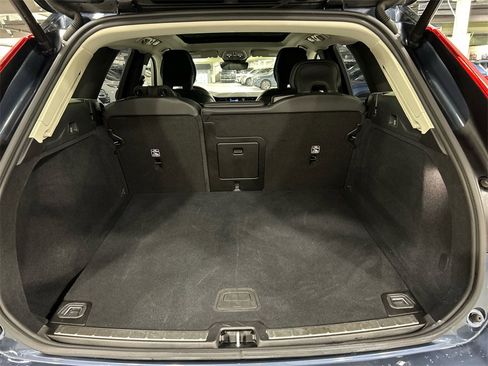 Certified 2025 Volvo XC60 B5 Plus image 28