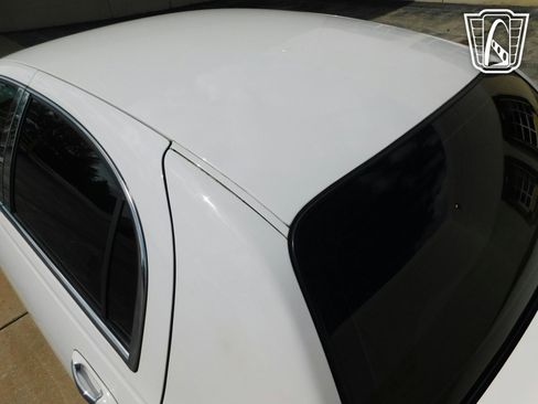 Used 2003 Lincoln Town Car Executive image 26