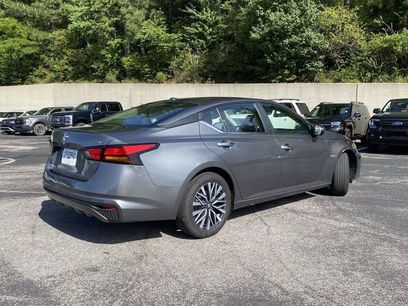 Used 2023 Nissan Altima 2.5 SV