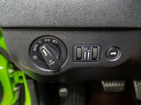 Used 2017 Dodge Charger R/T RWD image 30