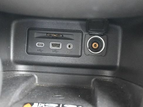 Used 2022 Chevrolet Equinox Premier FWD image 26