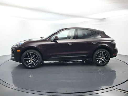 Certified 2025 Porsche Macan AWD/4WD image 2