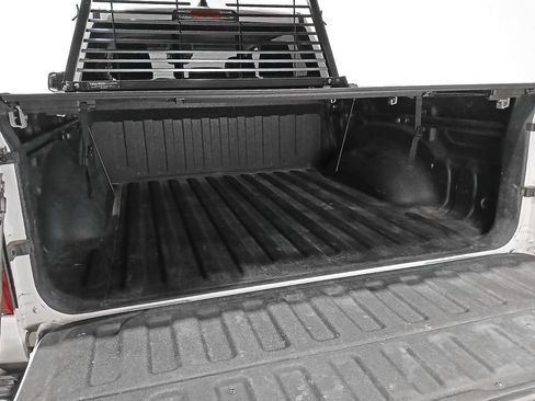 Used 2022 RAM 1500 Laramie AWD/4WD image 9