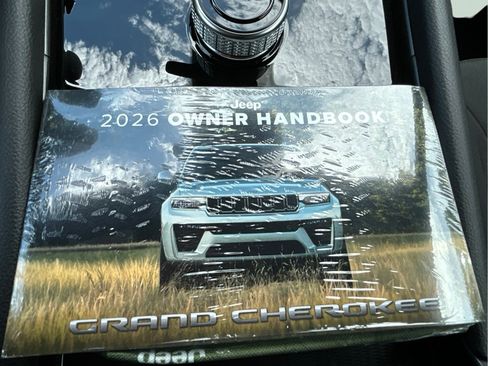 New 2026 Jeep Grand Cherokee 2WD image 19