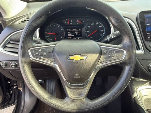 Used 2019 Chevrolet Malibu LT FWD image 17