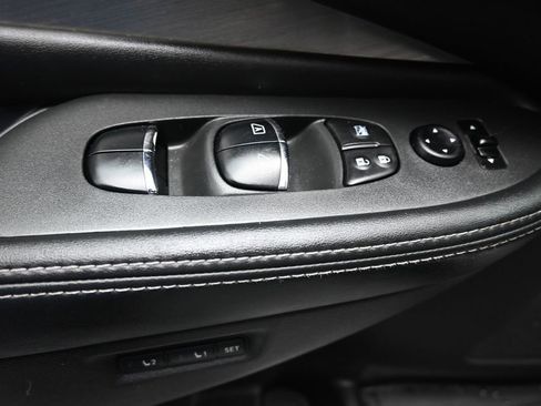 Used 2017 Nissan Murano Platinum w/ Platinum Technology Package FWD image 11
