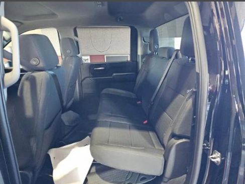 Used 2025 Chevrolet Silverado 2500 Custom w/ Custom Value Package image 6