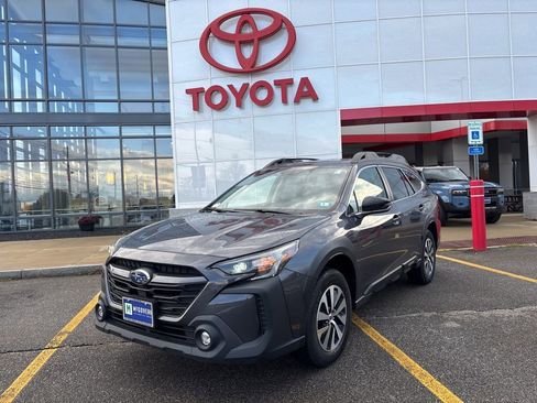 Used 2024 Subaru Outback Premium image 1