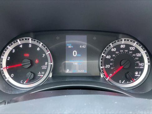 Used 2022 Toyota Highlander LE FWD image 25