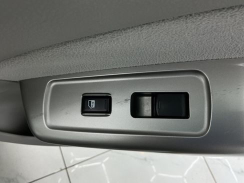 Used 2010 Subaru Forester 2.5X Limited AWD/4WD image 42