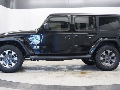 Certified 2018 Jeep Wrangler Unlimited Sahara image 3