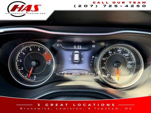 Used 2019 Jeep Cherokee Trailhawk w/ Comfort/Convenience Group AWD/4WD image 15