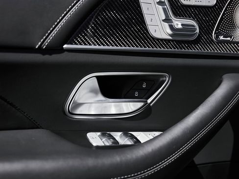 Used 2026 Mercedes-Benz GLS 63 AMG 4MATIC image 32