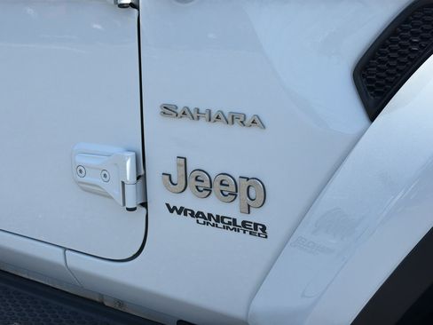 Used 2020 Jeep Wrangler Unlimited Sahara AWD/4WD image 10