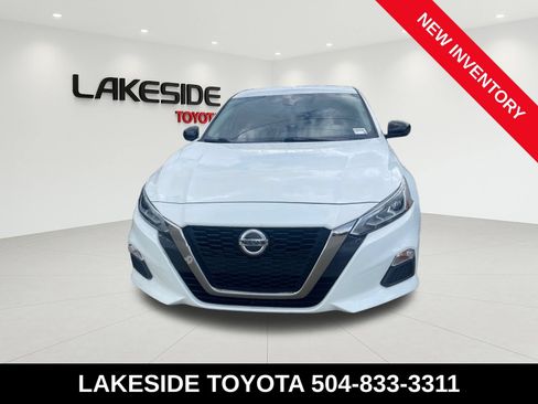 Used 2022 Nissan Altima 2.5 SR FWD image 2