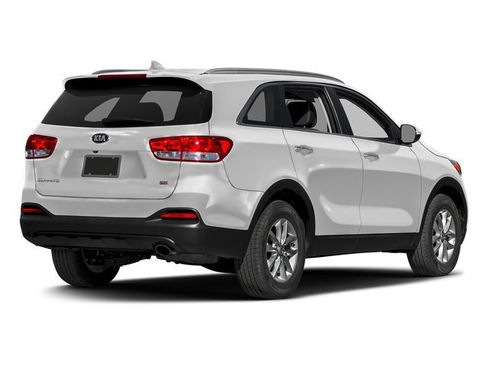 Used 2017 Kia Sorento AWD w/ LX Convenience Package image 2