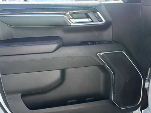 Used 2023 GMC Sierra 1500 SLE image 25